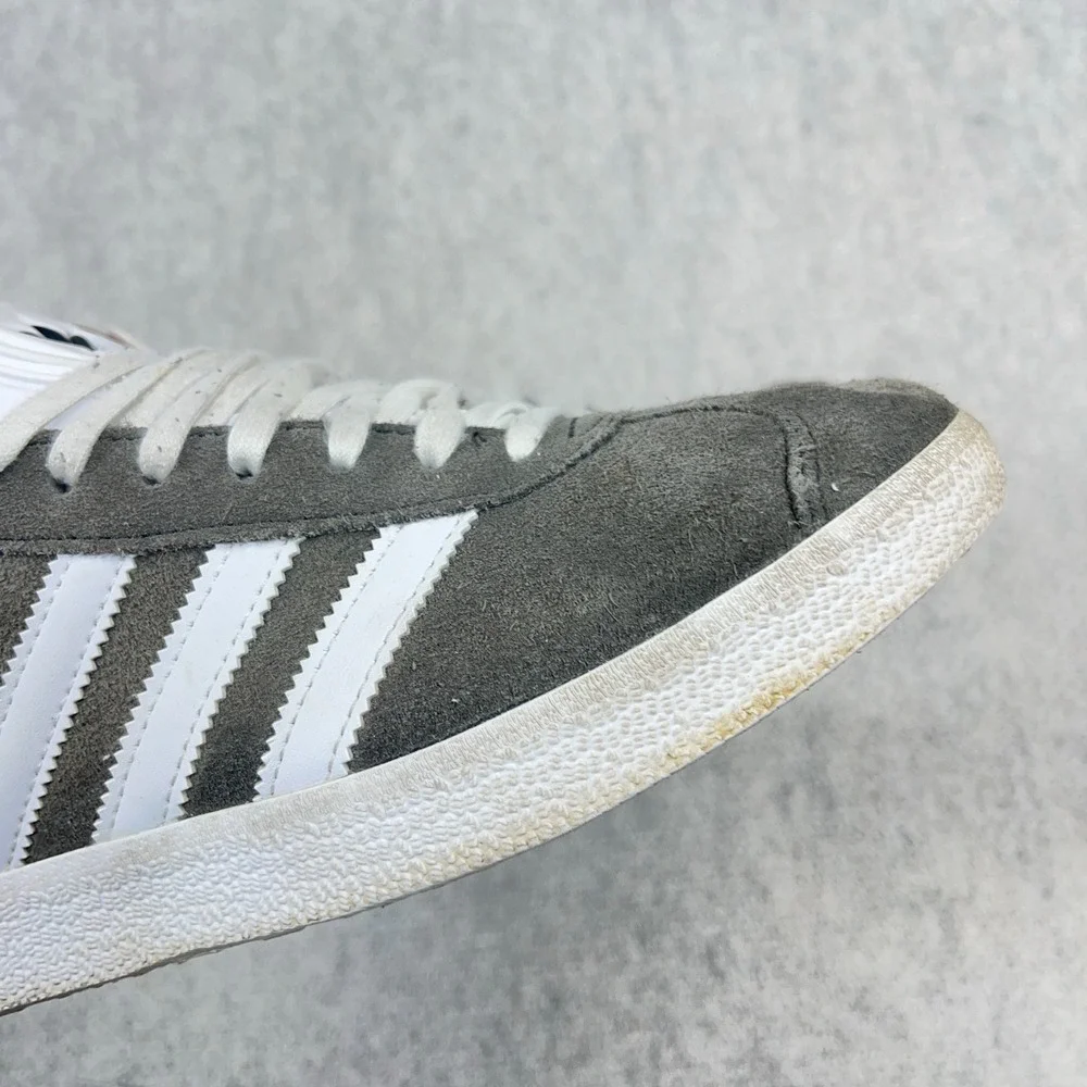 Adidas Gazelle Men Size 7.5 Grey Casual Athletic Sneakers Shoes Walking BB5480